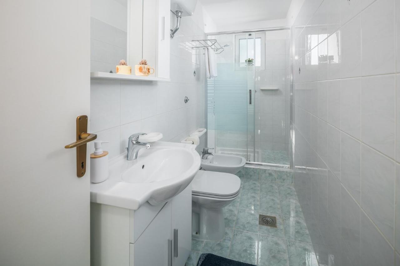 Apartments By The Sea Zambratija, Umag - 2557 Exterior foto